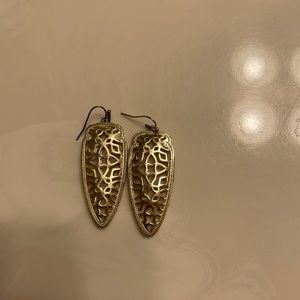 kendra scott arrow earrings